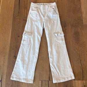 Wide leg jeans with cargo pockets